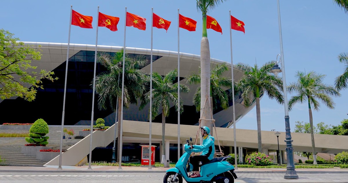 Từ 2026, chỉ xe điện mới được phục vụ giao h&agrave;ng, xe c&ocirc;ng nghệ