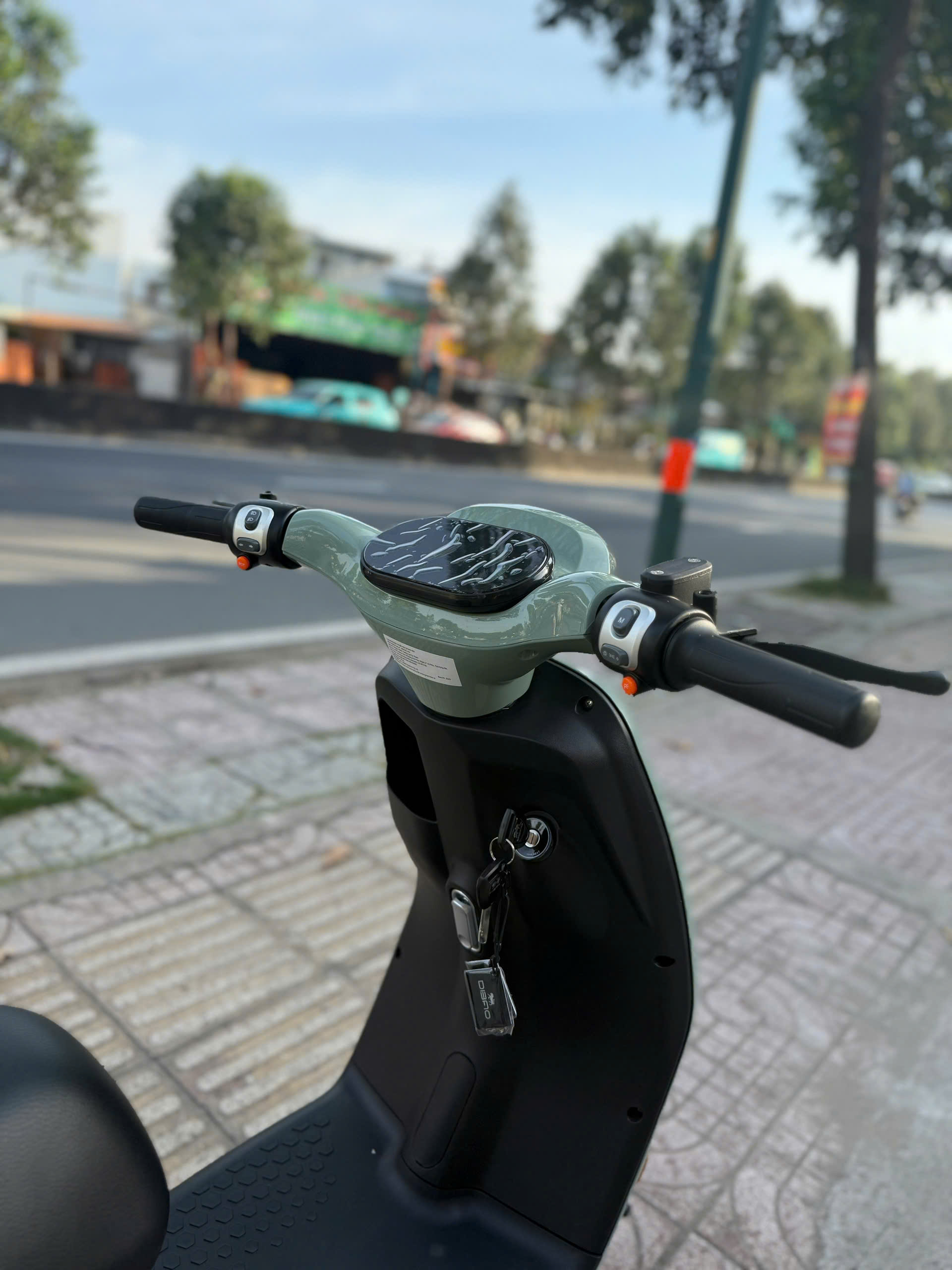 V&igrave; sao xe m&aacute;y kh&ocirc;ng n&ecirc;n vặn ga hết cỡ, c&ograve;n xe điện th&igrave; ngược lại?