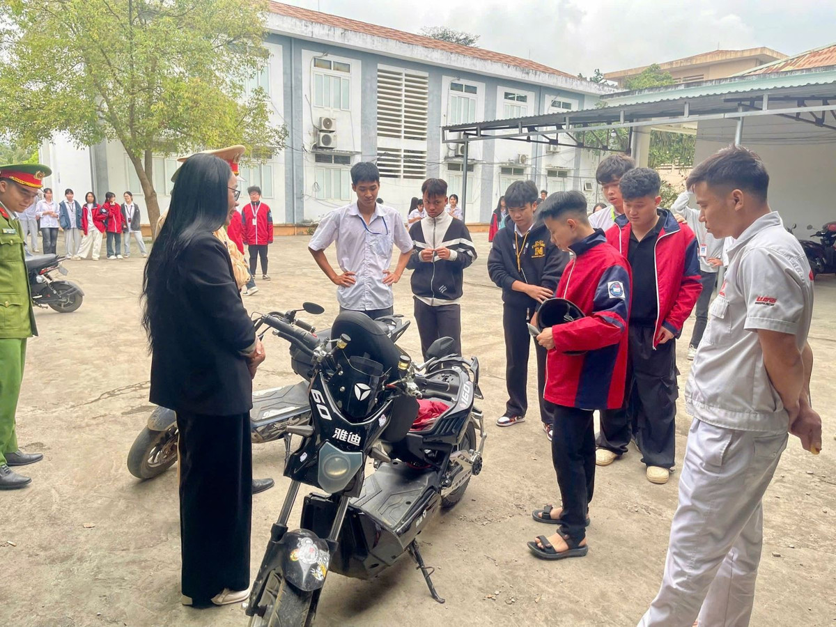 Đầu năm 2026, ph&aacute;t hiện xe đạp điện độ pin khi kiểm tra phương tiện học sinh trong trường