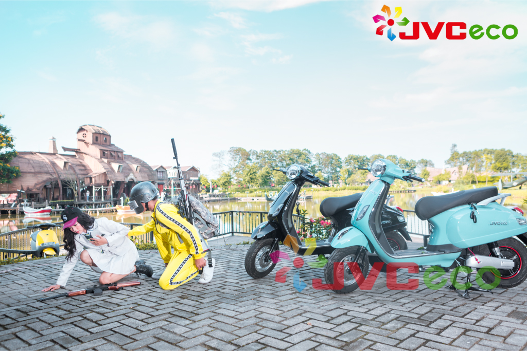 xe-dien-jvc-vespas-2018-den-tron xe-dien-jvc-vespas-2018-den-tron