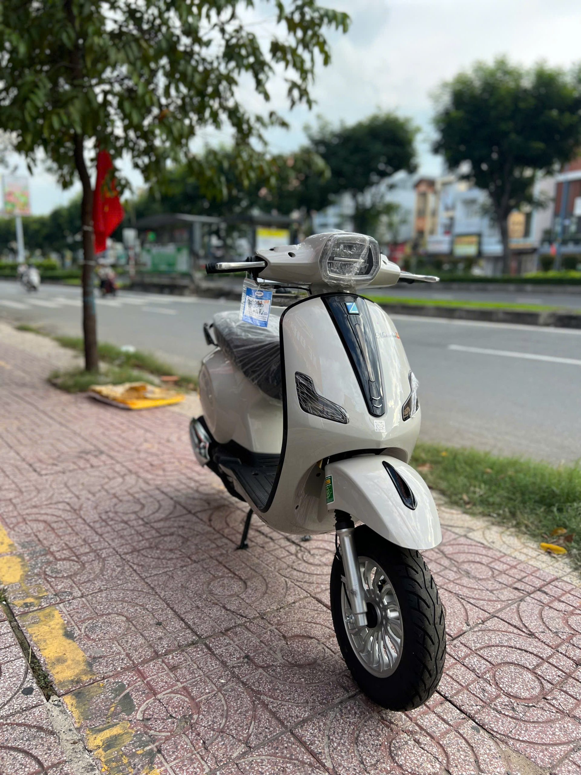 Sạc 10 ph&uacute;t đi 300 km, xe m&aacute;y điện chuẩn bị so&aacute;n ng&ocirc;i xe xăng?